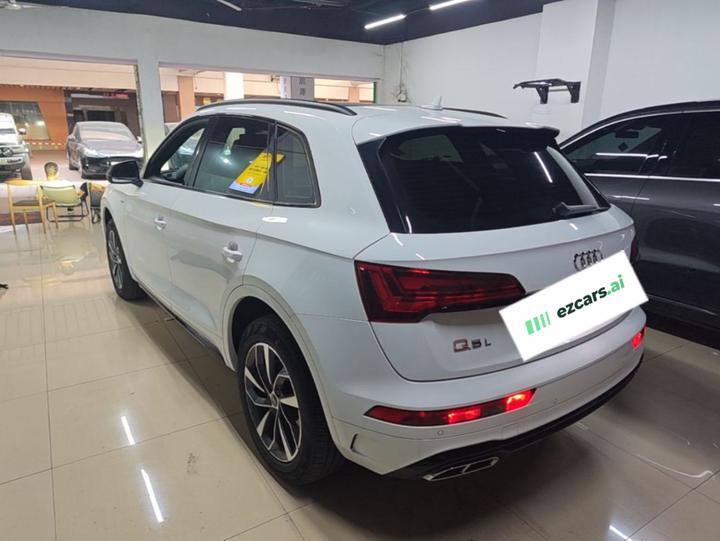 Q5L 2024 40 TFSI Luxury Dynamic photo 4