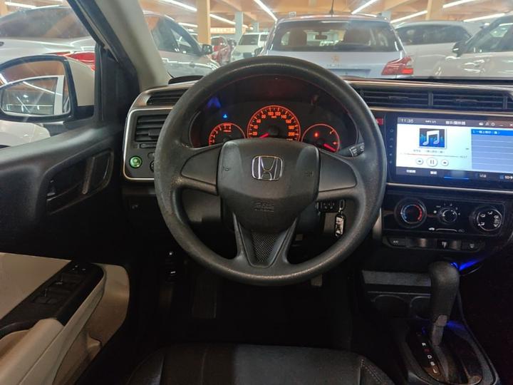 2017 1.5L CVT Comfort photo 3