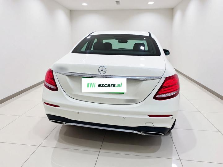 E-Class 2016 E 300 L Sport Fashion photo 5