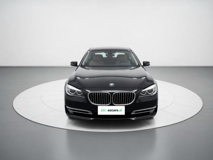 7 Series 2013 730Li Luxury photo 2