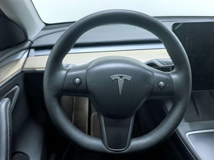 Model Y 2022 RWD photo 3
