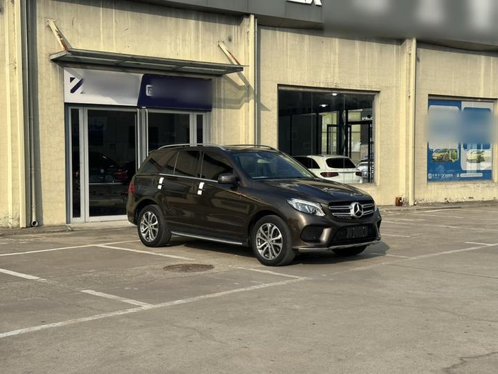 GLE Imported 2017 GLE 320 4MATIC Dynamic photo 3