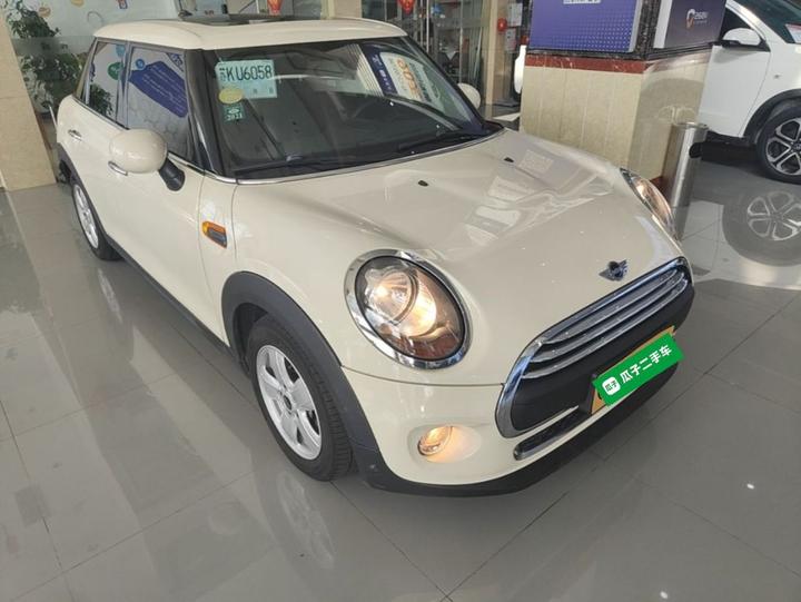 2016 1.2T ONE 5-Door photo 3