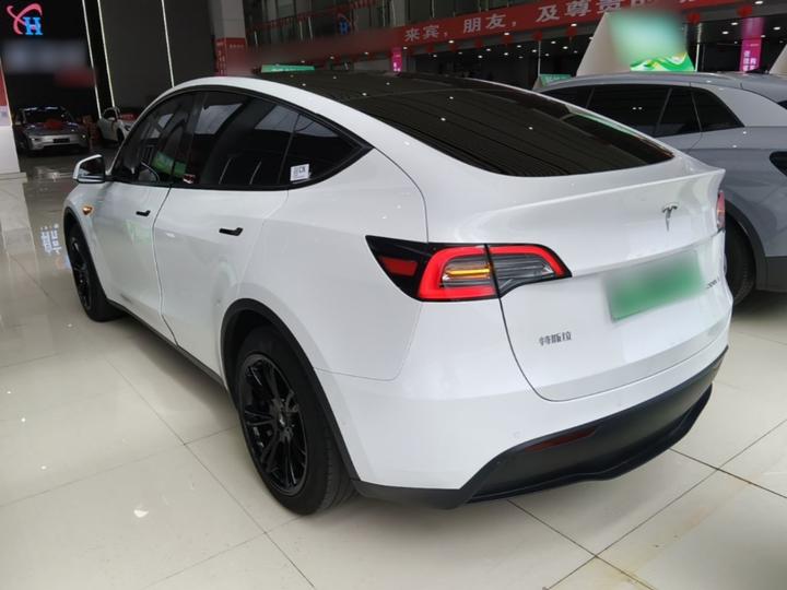 Model Y 2023 RWD photo 4