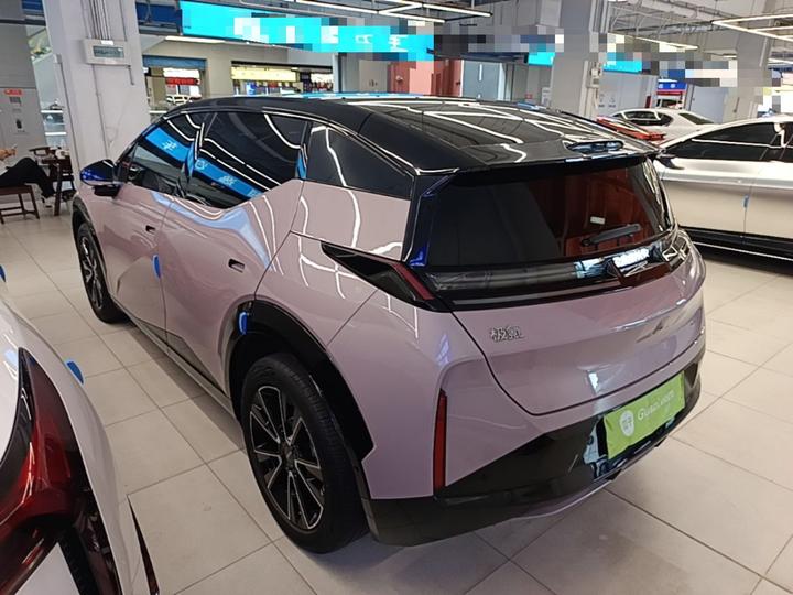 X 2023 RWD ME 5-Seater photo 4