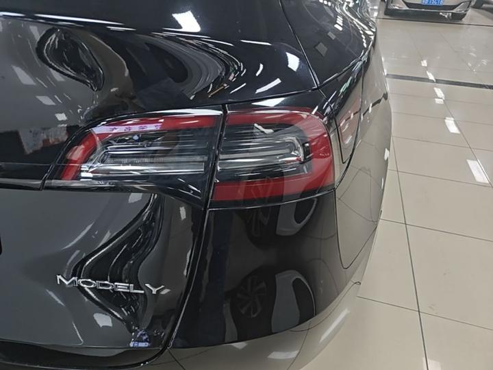 Model Y 2022 RWD photo 7