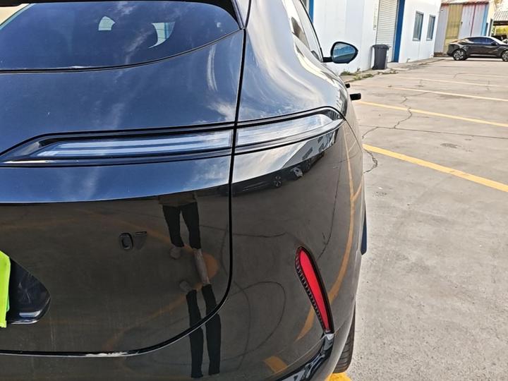 07 2026 Ultra EV AWD photo 7