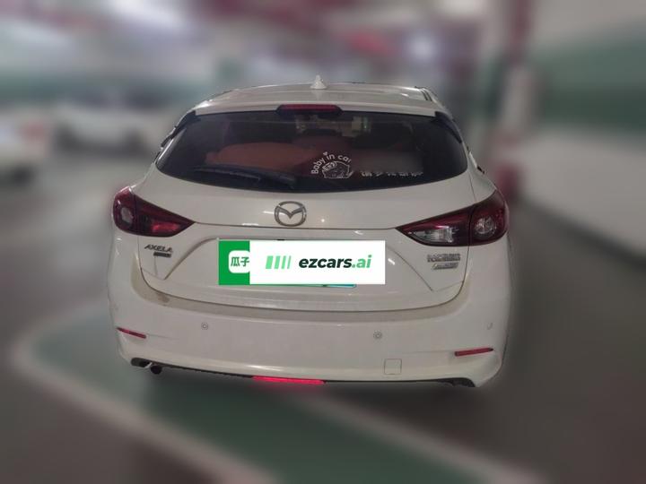3 Axela 2017 Hatchback 2.0L AT Luxury China V photo 5