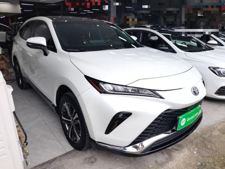2022 2.0L CVT RWD Luxury photo 3