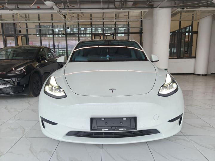Model Y 2022 Facelift RWD photo 2