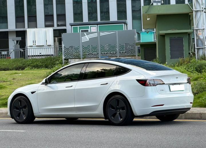 Model 3 2021 Standard Range RWD Upgraded photo 4