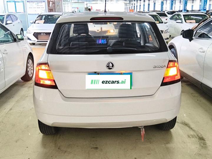 Fabia 2015 1.4L AT photo 3