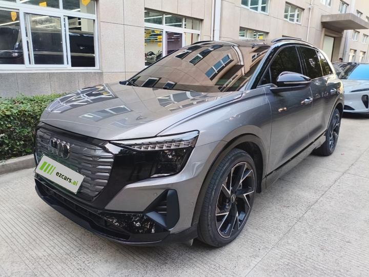 Q5 e-tron 2022 50 e-tron quattro edition one Collection