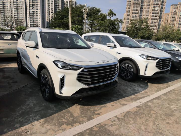 X70 PLUS 2025 1.5T CVT Flagship PRO 5-Seater