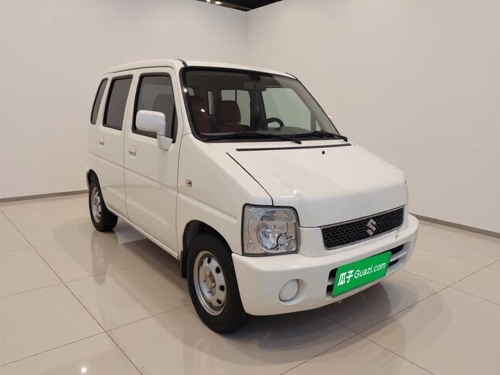 2015 1.0L MT photo 3