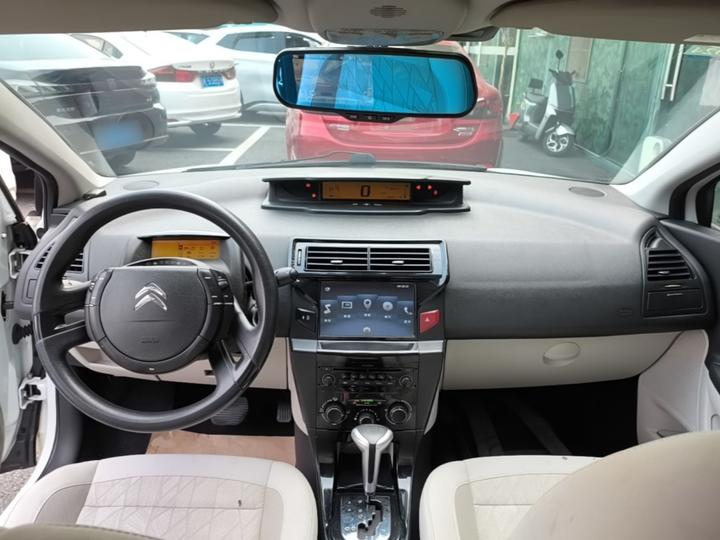2016 Classic Sedan 1.6L AT photo 5