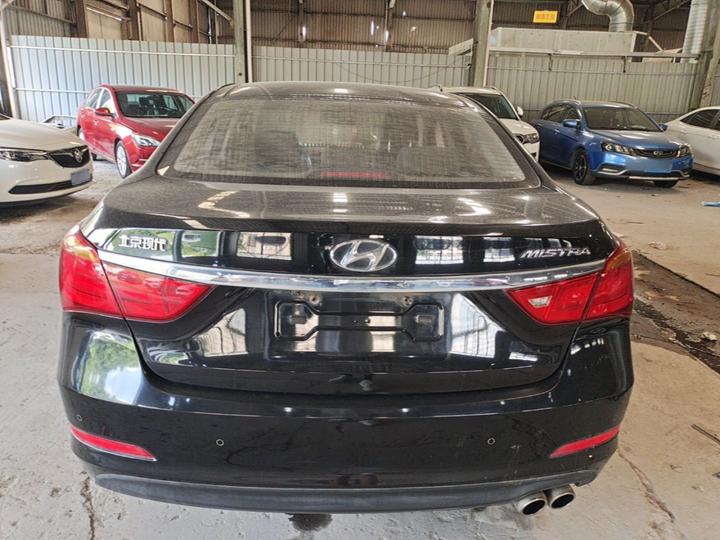 Mistra 2014 1.8L AT Premium DLX photo 3