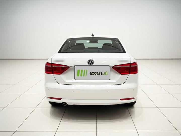 Lavida 2013 Facelift Classic 1.6L MT Comfort photo 5