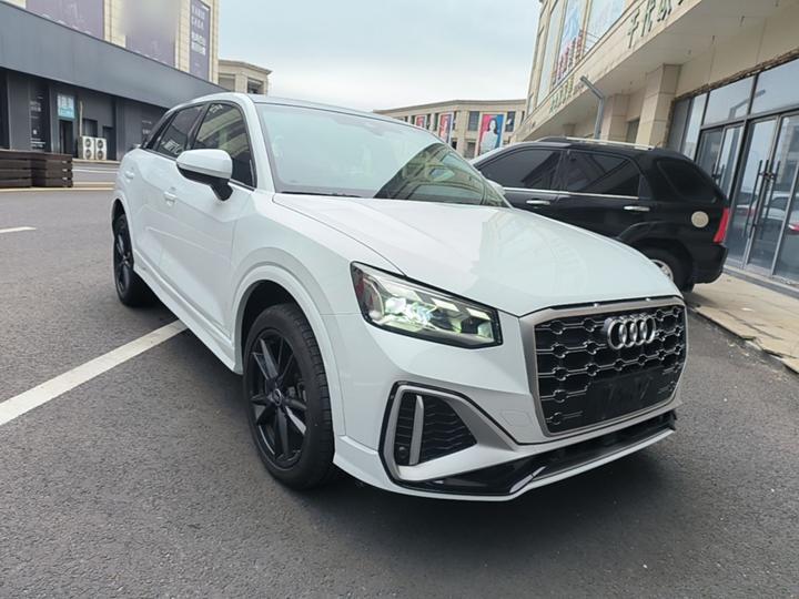 Q2L 2022 35 TFSI Progressive Dynamic photo 3