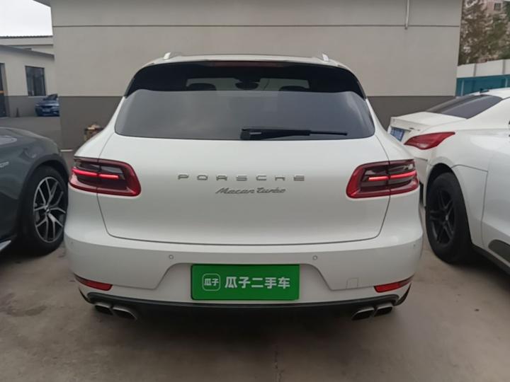 2017 Macan Turbo 3.6T photo 5