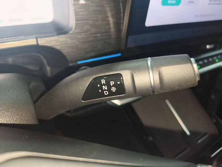 400 EV 2026 Hi4-Z Smart photo 5
