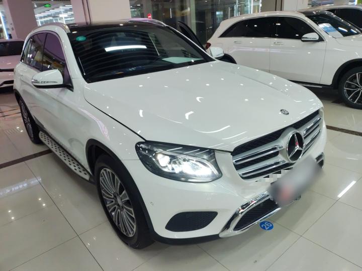 GLC 2017 GLC 200 4MATIC photo 3