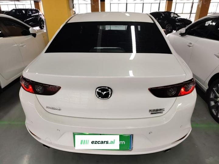 3 Axela 2021 2.0L AT photo 5