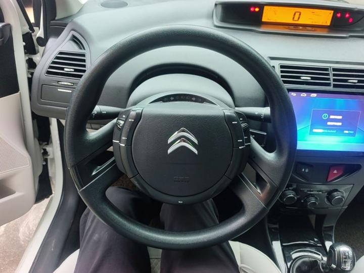 2013 Sedan 1.6L MT photo 6