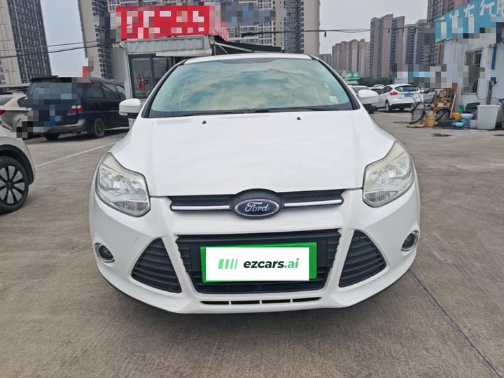 Focus 2012 Hatchback 1.6L AT photo 2