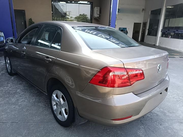 Bora 2015 1.6L AT Comfort photo 4