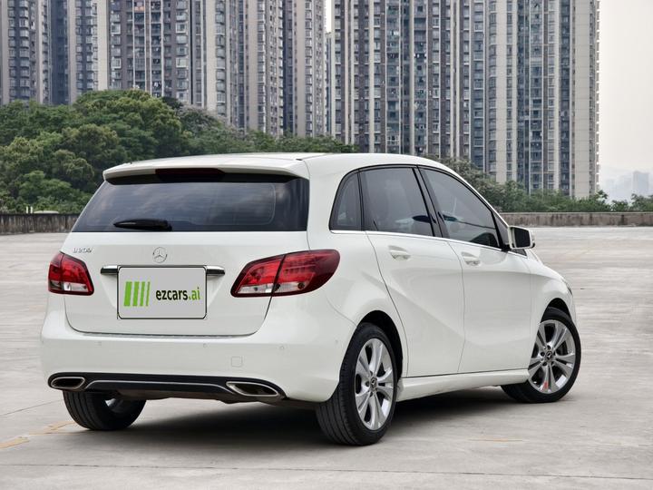 B-Class 2018 B 200 Dynamic photo 2