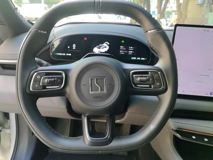 001 2025 ME 100kWh AWD photo 3
