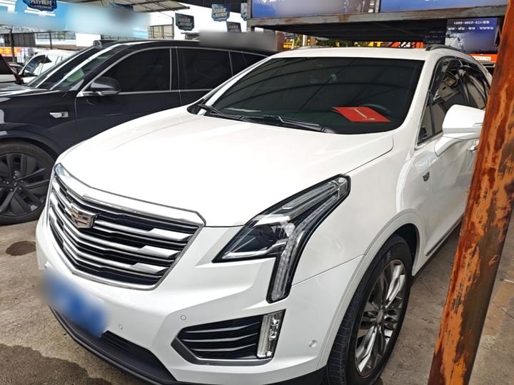 XT5 2018 28E AWD Leading