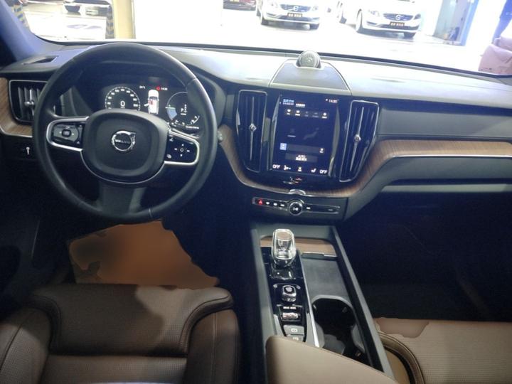 XC60 EV 2021 T8 E Hybrid Luxury photo 5