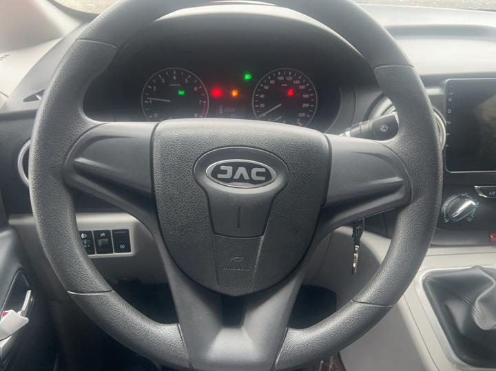 Refine M3 2023 PLUS 1.8L 9-Seater Comfort photo 5