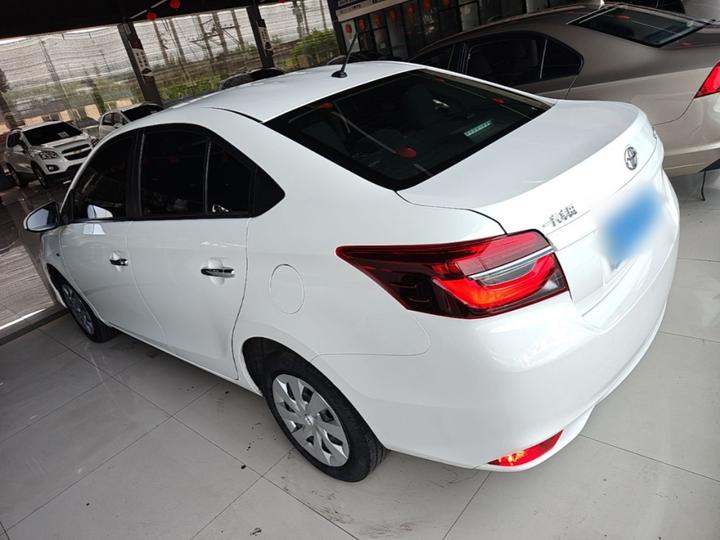 Vios 2022 1.5L 20 Anniversary Edition photo 4