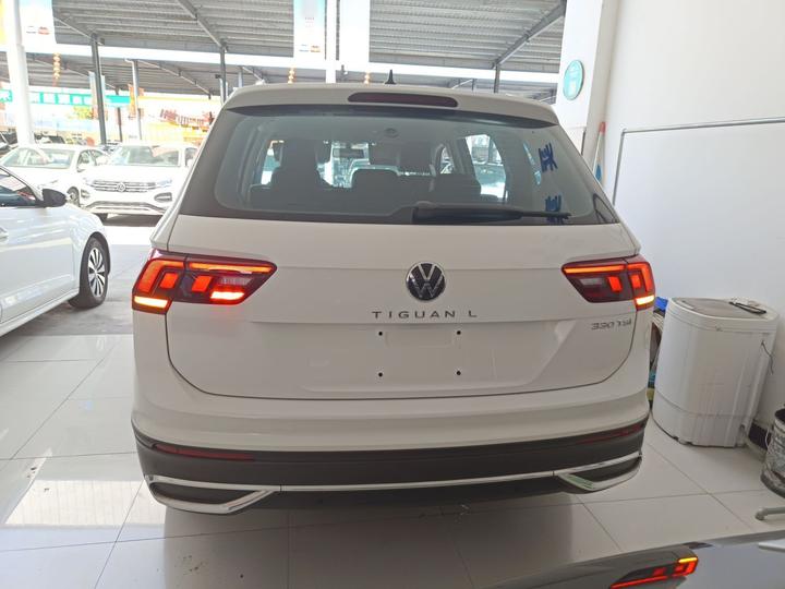 Tiguan L 2022 330TSI AT RWD Comfort photo 3