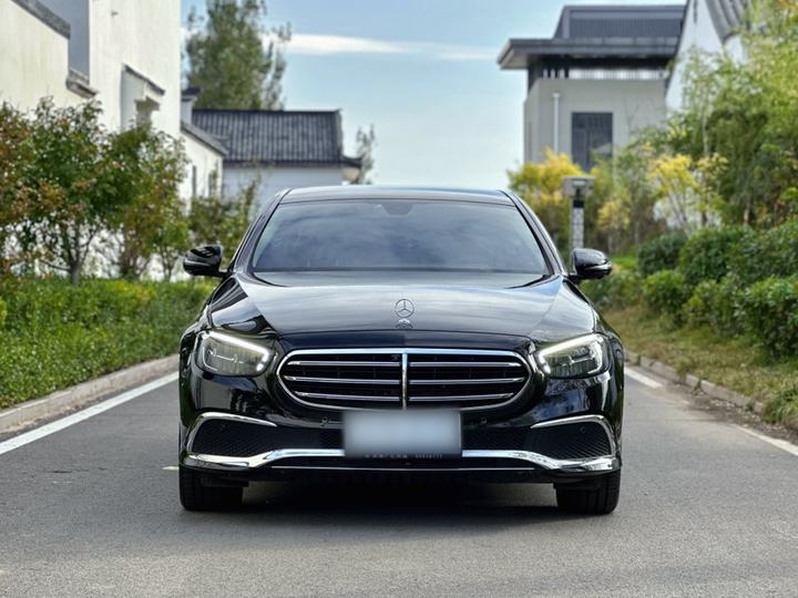 E-Class 2023 Facelift E 300 L Luxury photo 4