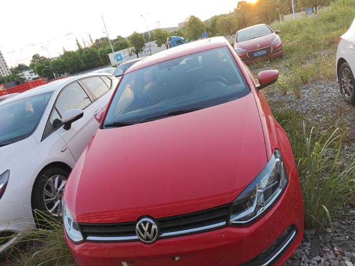 Polo 2016 1.6L AT Comfort photo 2