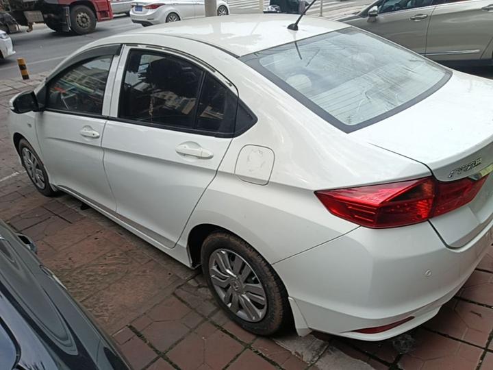 2017 1.5L CVT Comfort photo 4