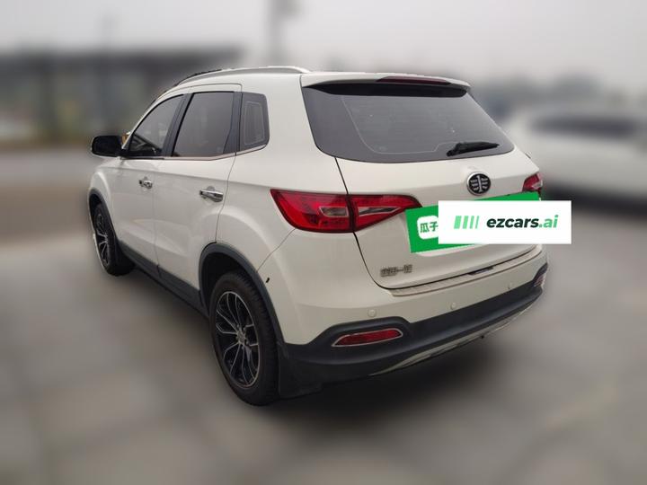 FAW Senia R7 2016 1.6L MT Smart photo 4