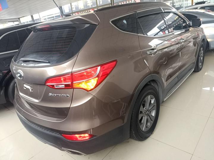 Santa Fe 2015 2.4L AT RWD Smart 5-Seater photo 4