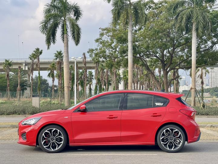 Focus 2019 Hatchback EcoBoost 180 AT ST Line photo 3