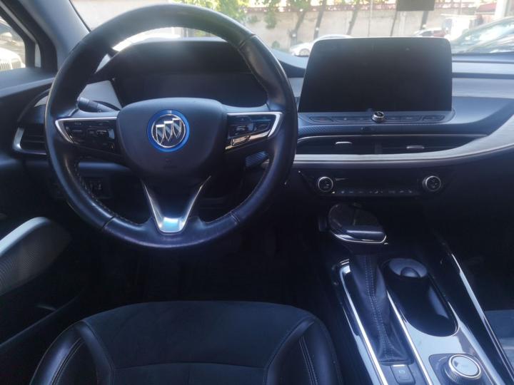 6 2020 PHEV photo 5
