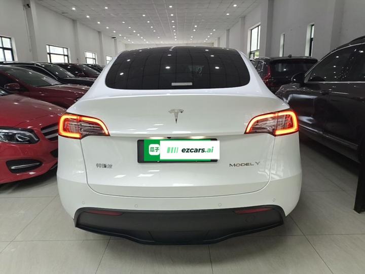 Model Y 2021 Standard Range RWD photo 3
