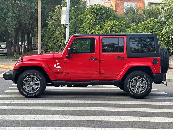 Wrangler 2017 3.0L Sahara 4-Door Comfort photo 4