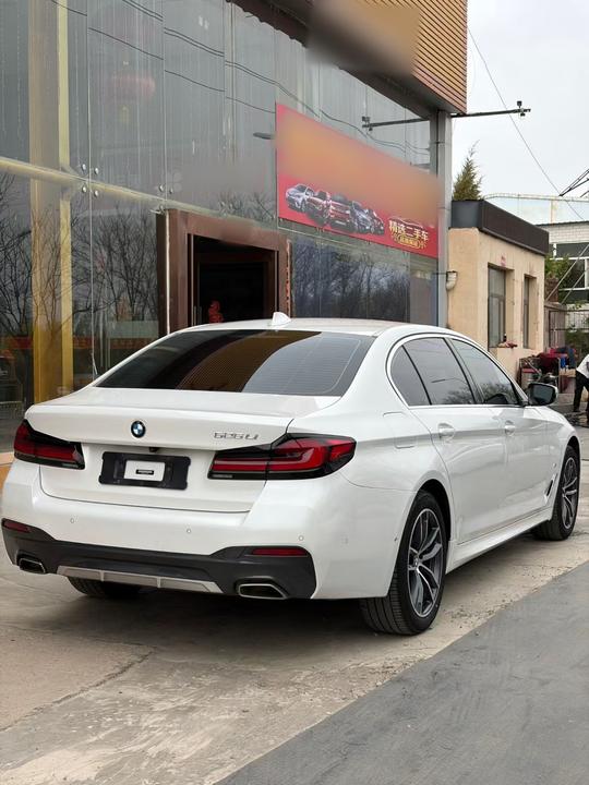 5 Series 2021 525Li M Sport Package photo 3