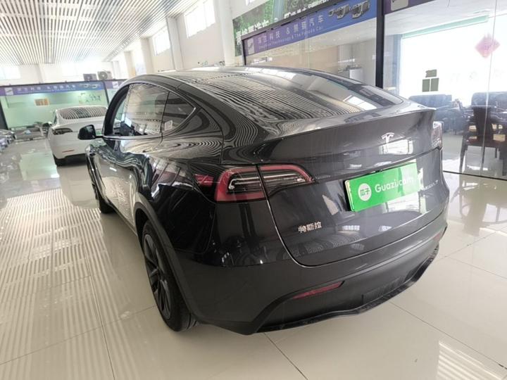 Model Y 2024 RWD photo 4