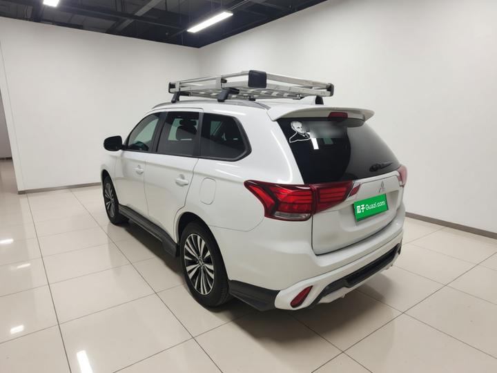 Outlander 2021 2.0L RWD Enjoy 7-Seater photo 4