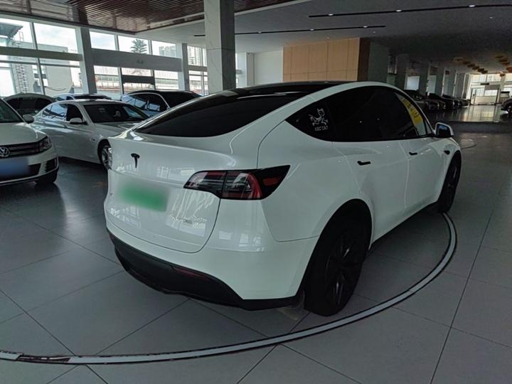 Model Y 2024 RWD photo 4